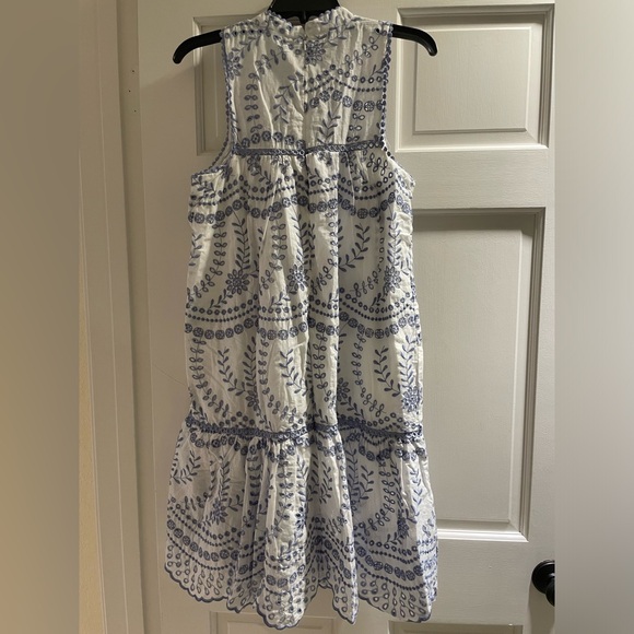 Gorgeous Springtime Eyelet Dress - Picture 2 of 6